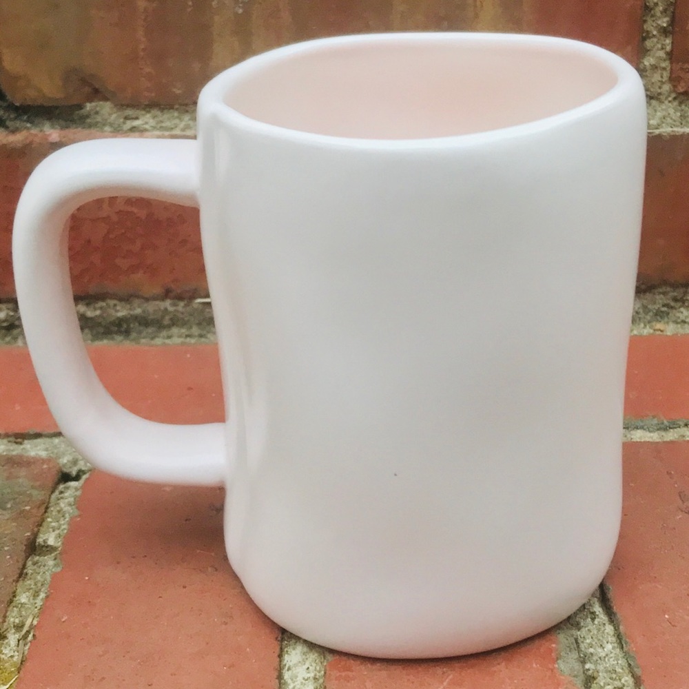 Rae Dunn Light Pink ‘I ❤️ Mom’ Coffee Mug NWT - Picture 5 of 6